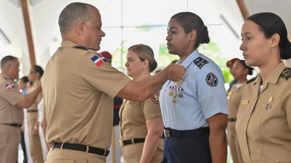 MINISTERIO DE DEFENSA CELEBRA EL DÍA INTERNACIONAL DE LA MUJER CON RECONOCIMIENTO A MILITARES DESTACADAS