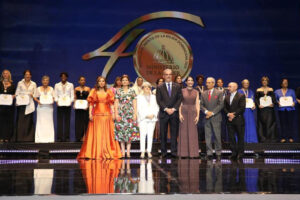 PRESIDENTE ABINADER OTORGA LA MEDALLA AL MÉRITO DE LA MUJER A 16 DOMINICANAS POR SU DESTACADA TRAYECTORIA