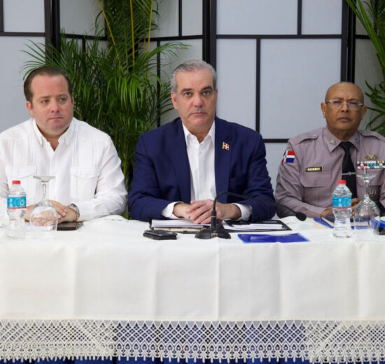 PRESIDENTE ABINADER ENCABEZA REUNIÓN DE SEGUIMIENTO AL PLAN DE SEGURIDAD CIUDADANA
